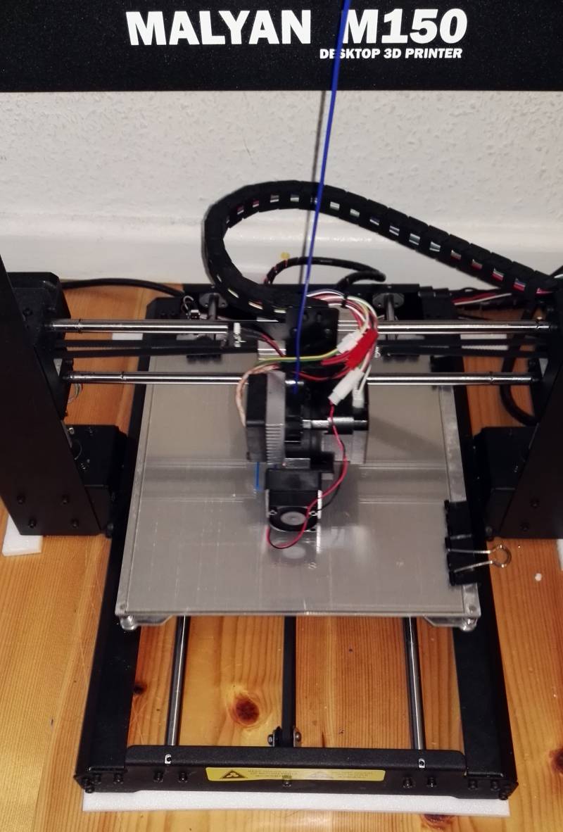 Malyan M150 printing PLA on glass