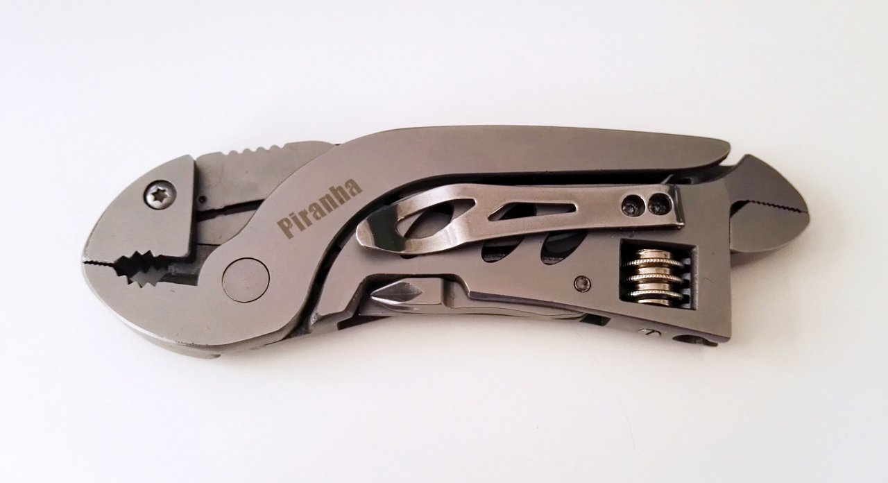 Piranha multitool from Banggood 1
